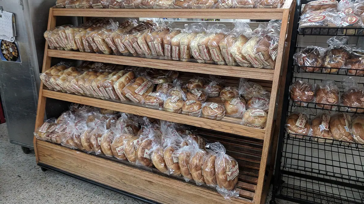 Bakers and Shakers – bakery in Becontree, London
